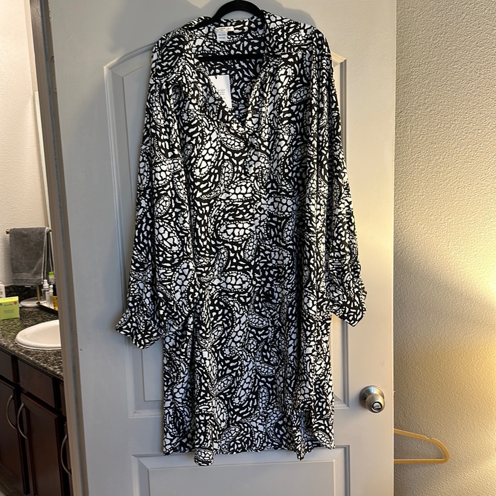 Business casual black and white dress from ASOS Curve